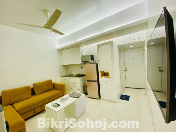 2-Room Fully Furnished Apartment for Rent – Bashundhara R/A